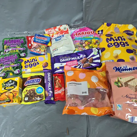 APPROXIMATELY 10 ASSORTED FOOD ITEMS TO INCLUDE KITKAT, MINI EGGS, MAMMER NEOPOLITANER ETC. 