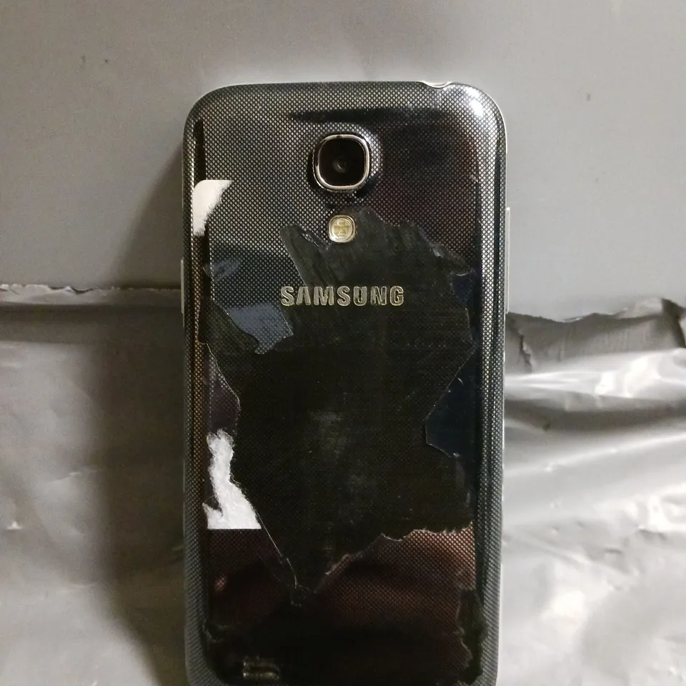 SAMSUNG MOBILE PHONE 