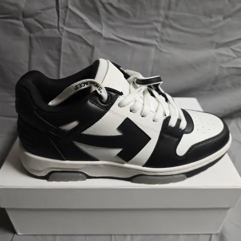 BOXED PAIR OF OFF WHITE OUT OF OFFICE LOW TOP PANDA'S - UK SIZE 42
