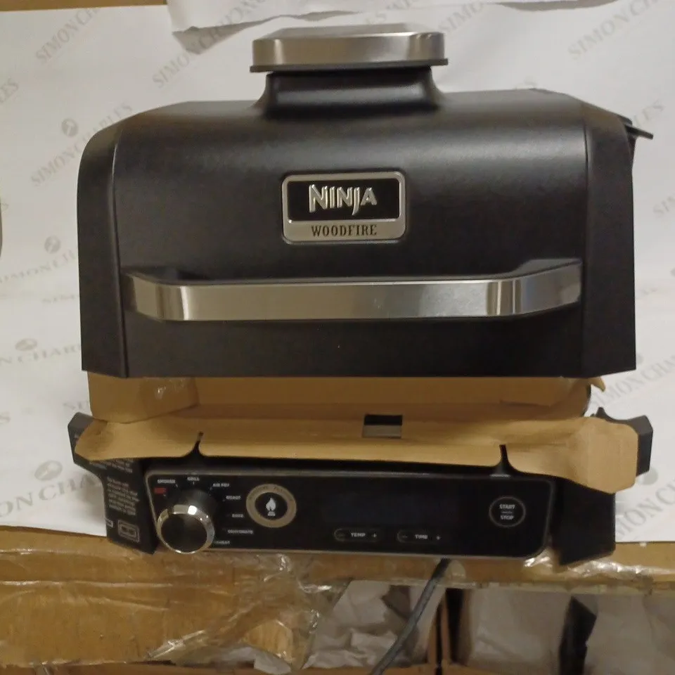 NINJA WOODFIRE ELECTRIC BBQ GRILL & SMOKER WITH AIR FRY FUNCTION OG701UKQ