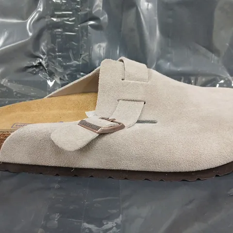 PAIR OF BIRKENSTOCK SHOES IN STONE SIZE EU 39