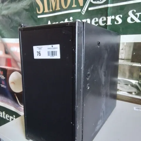 VITRIFRIGO COUNTER TOP MILK FRIDGE 240V Model FG14CBUK