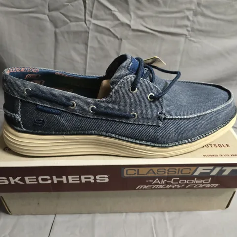 BOXED PAIR OF SKECHERS LORANO STATUS SHOES - UK SIZE 12