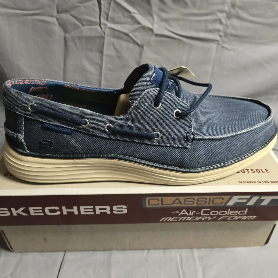 BOXED PAIR OF SKECHERS LORANO STATUS SHOES - UK SIZE 12