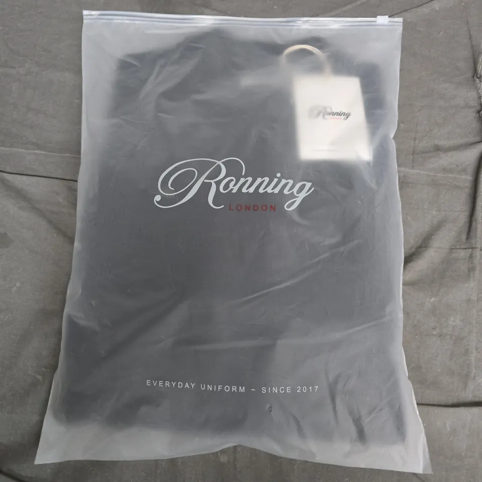 BAGGED RONNING LONDON CREW KNIT SWEATER – BLACK, SIZE M