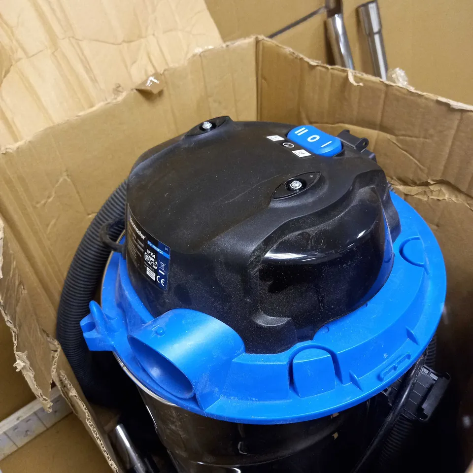 VACMASTER WET AND DRY VACUUM CLEANER 