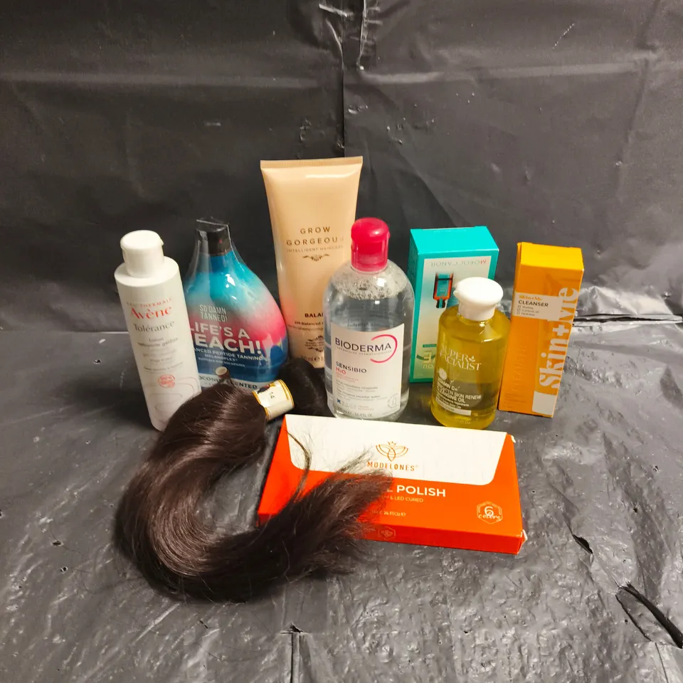 APPROXIMATEY 20 ASSORTED HEALTH AND BEAUTY PRODUCTS TO INCLUDE - HAIR EXTENSIONS - GEL NAIL POLISH - GROW GORGEOUS BALANCE CONDITIONER - ETC