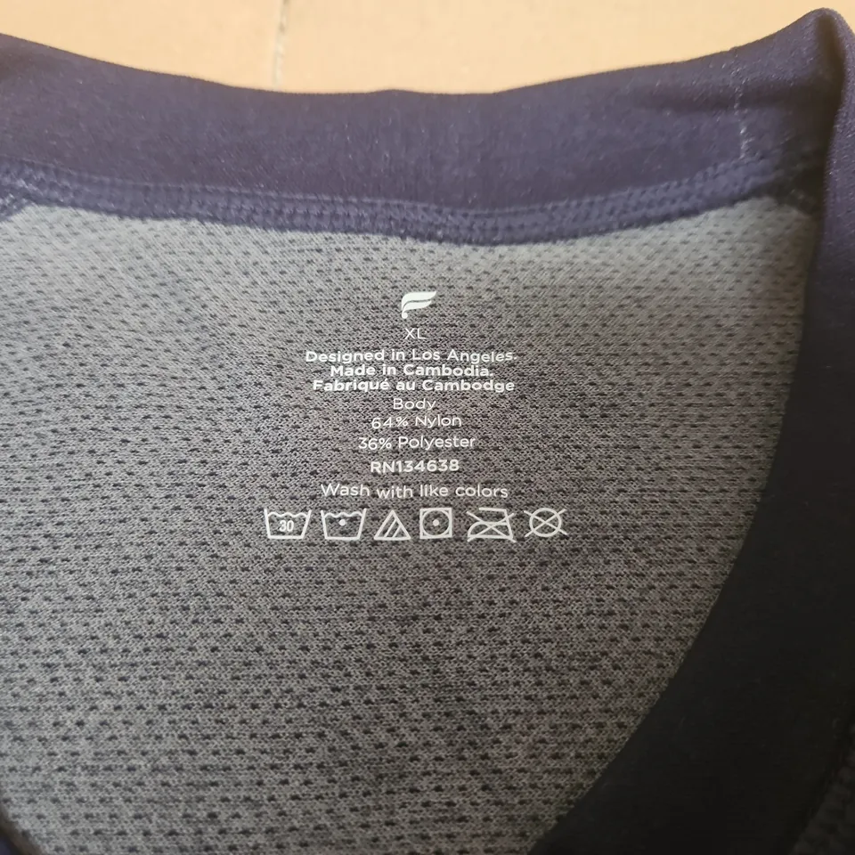 FABLETICS NAVY T-SHIRT - XL