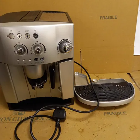 DELONGHI MAGNIFICA COFFEE MACHINE