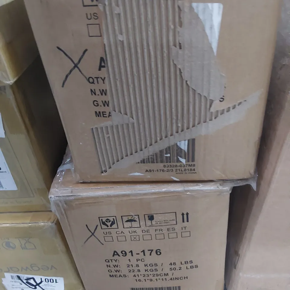 BOXED HOMCOM BENCH PRESS WITH WEIGHTS (3 BOXES)