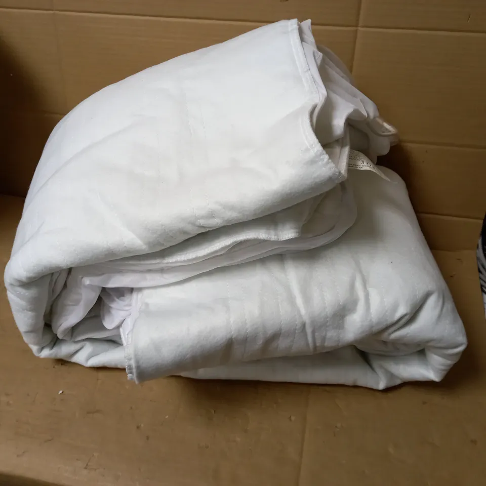 HEATED MATTRESS PROTECTOR