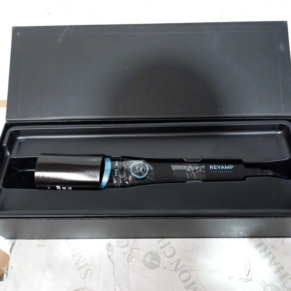 BOXED REVAMP PRO GLOSS AUTO WAVE AND CURL AUTO-ROTATING CURLER