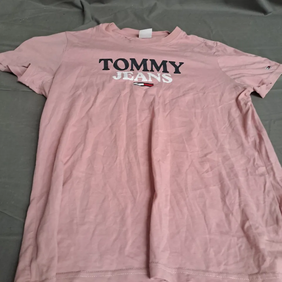 TOMMY JEANS PINK T-SHIRT SIZE M 