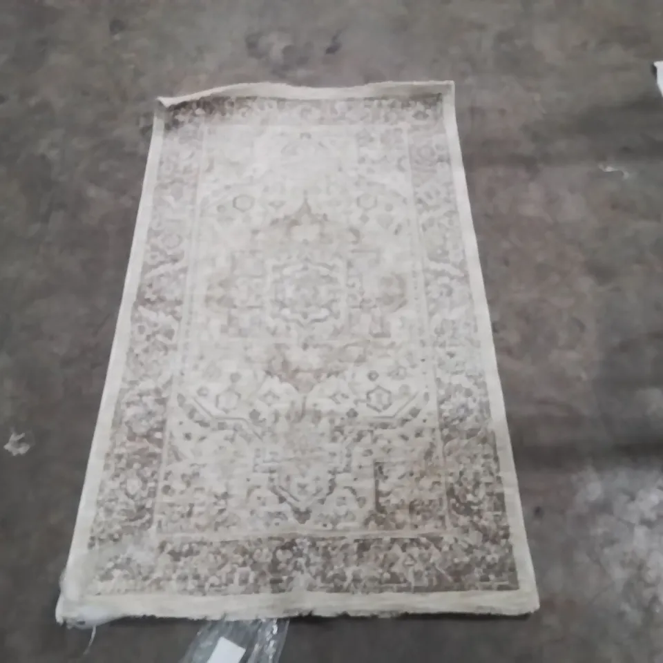 QUALITY DESIGNER AREA RUG - APPROXIMATELY 140X80CM