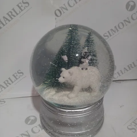 BOXED SANTA EXPRESS CHRISTMAS CHARACTER MUSICAL WATER SPINNER POLAR BEAR