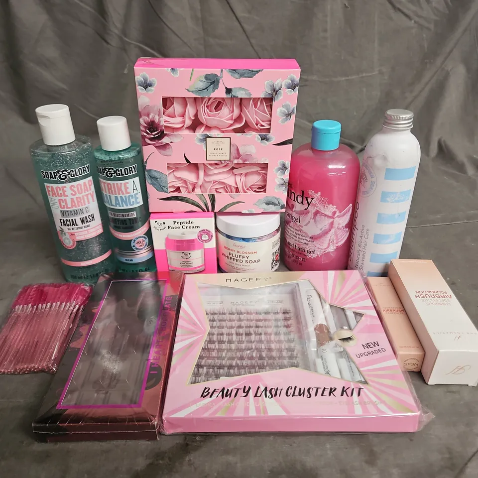 APPROXIMATELY 20 ASSORTED HEALTH & BEAUTY PRODUCTS TO INCLUDE - CHOCOLATE EYESHADO PALETTE - SOAP & GLORY CLARIFYING TONER - DIZZY PANDA PEPTIDE FACE CREAM - ETC
