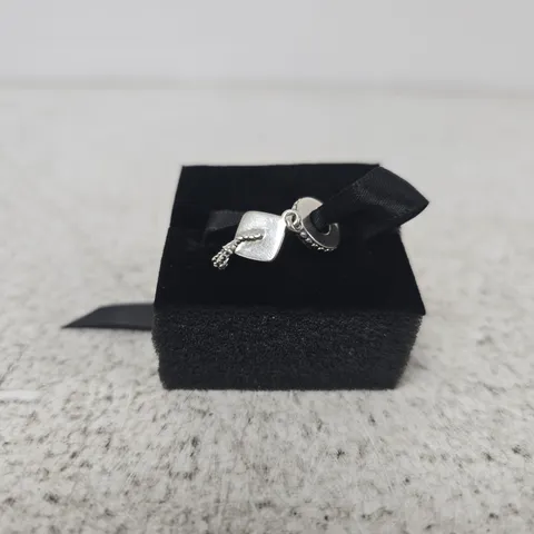PANDORA SILVER CHARM WITH GRADUATION HAT MOTIF 