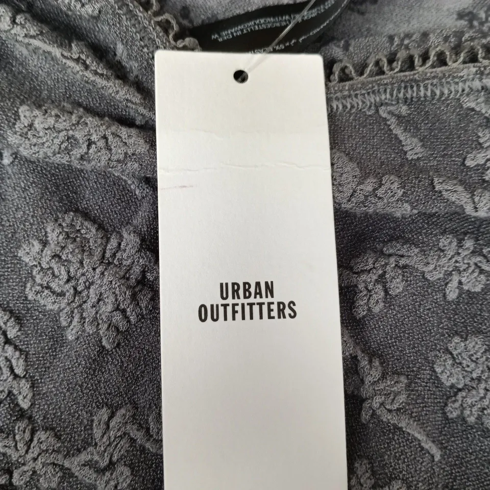 URBAN OUTFITTERS GREY FLORAL LACE V-NECK LONG-SLEEVE TOP – WOMEN'S