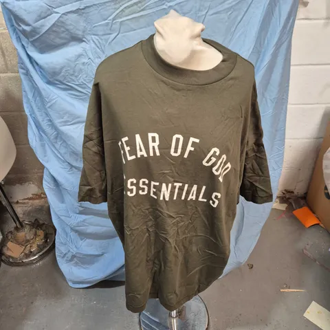 FEAR OF GOD ESSENTIALS T-SHIRT – OLIVE GREEN – UK SMALL (SML SIZE)