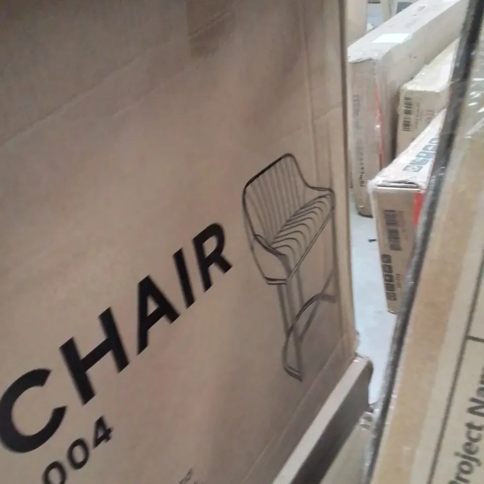 BOXED SET OF 2 UPHOLSTERED BAR STOOLS WHITE
