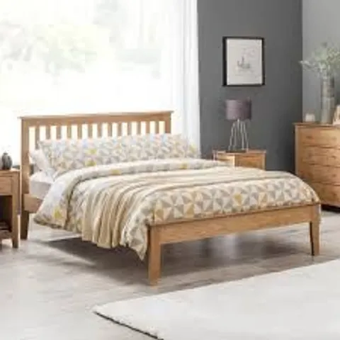 BOXED JULIAN BOWEN SALERNO SHAKER BED 135cm - OAK (2 BOXES)