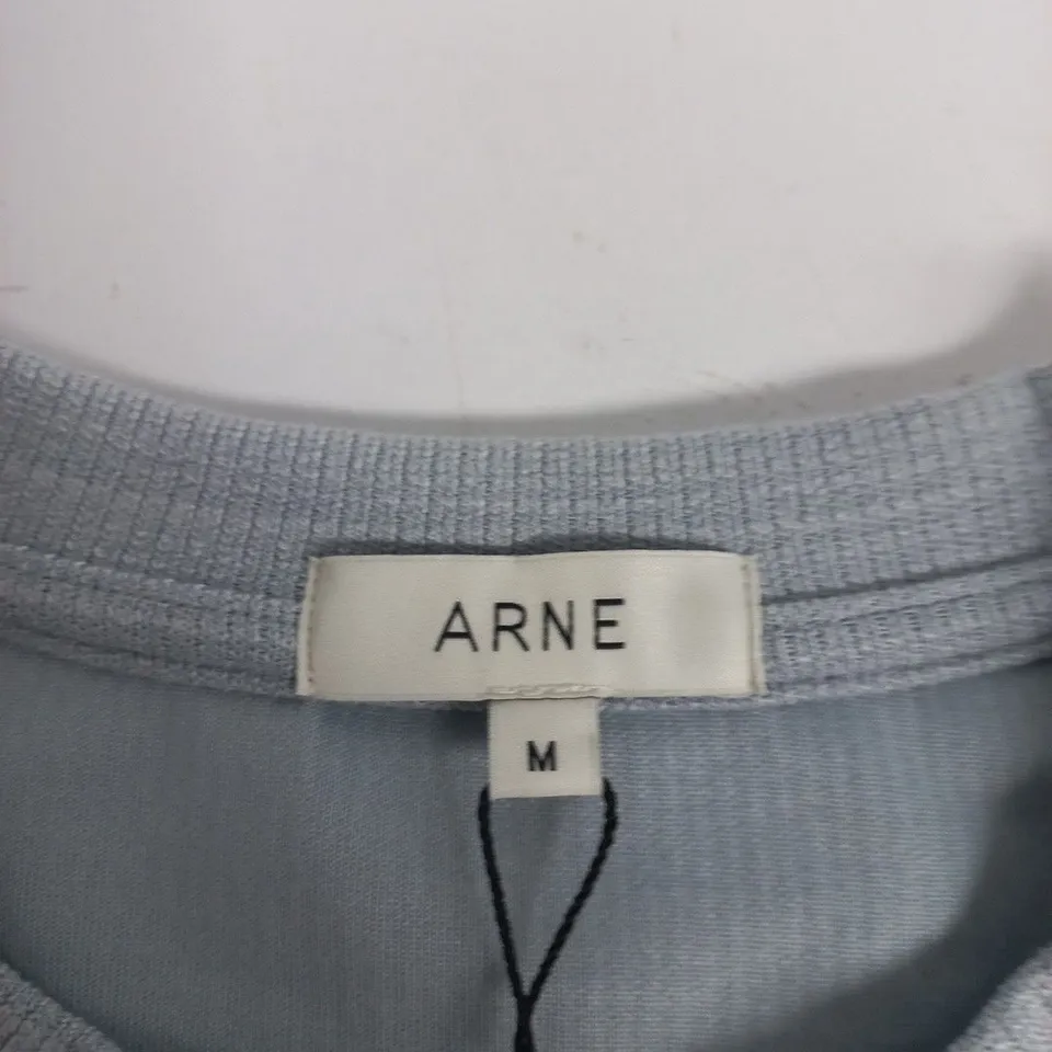 ARNE LIGHT BLUE SHORT-SLEEVE TOP – UK M (ORIGINAL: M)