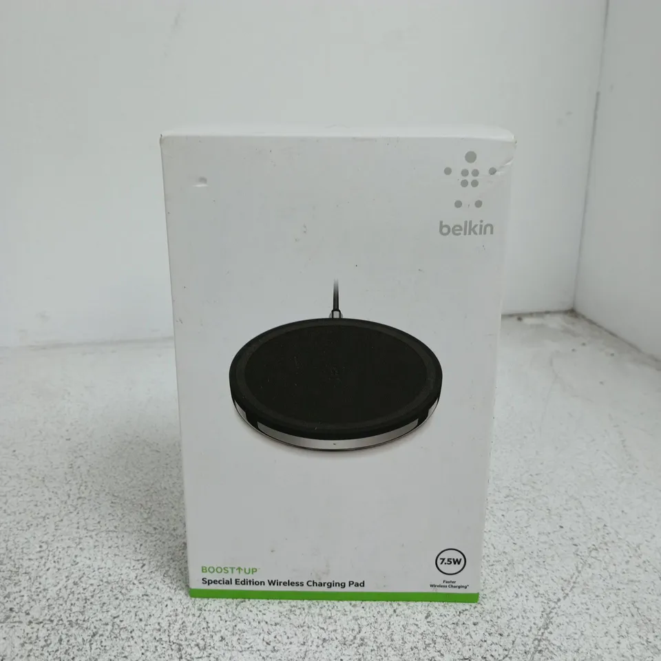 BOXED BELKIN BOOSTUP SPECIAL EDITION WIRELESS CHARGING PAD IN BLACK