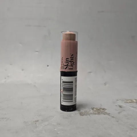 BOX OF APPROXIMATELY 40 REVLON INSTA-FIX SKIN LIGHTS HIGHLIGHTING STICK 200