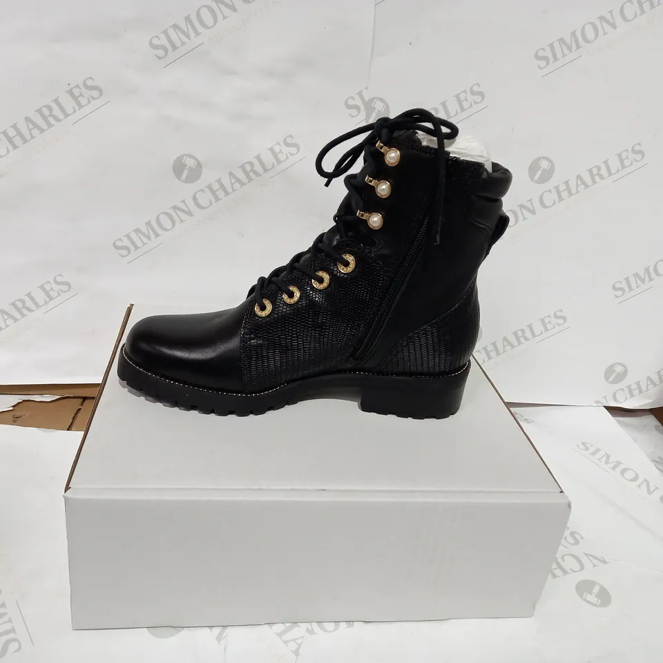 BOXED PAIR OF BLACK BIKER BOOTS - SIZE 3 
