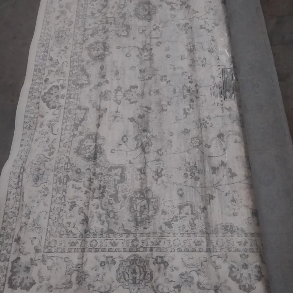 FINKEL LUCIANA VINTAGE MEDALLION RUG 06'07X09'02
