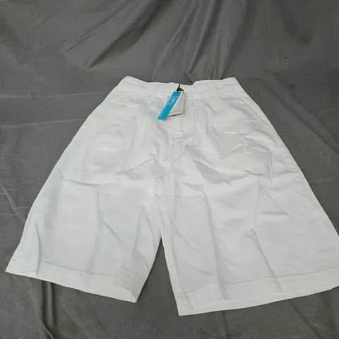 NOBODY'S CHILD AVA BERMUDA SHORT IN WHITE SIZE 8