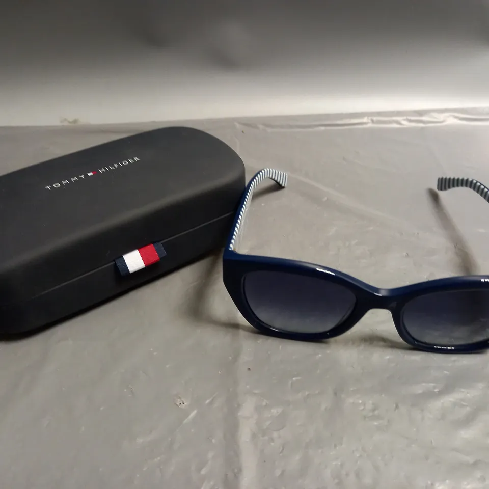 TOMMY HILFIGER SUNGLASSES BLUE