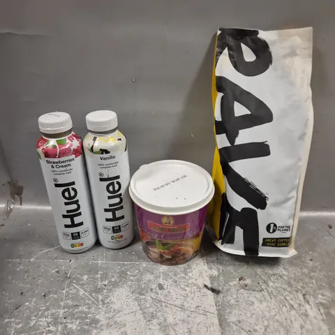 APPROXIMATELY 5 ASSORTED FOOD/DRINK PRODUCTS TO INCLUDE RAVE COFFEE, CURRY PASTE, HUEL DRINKS ETC