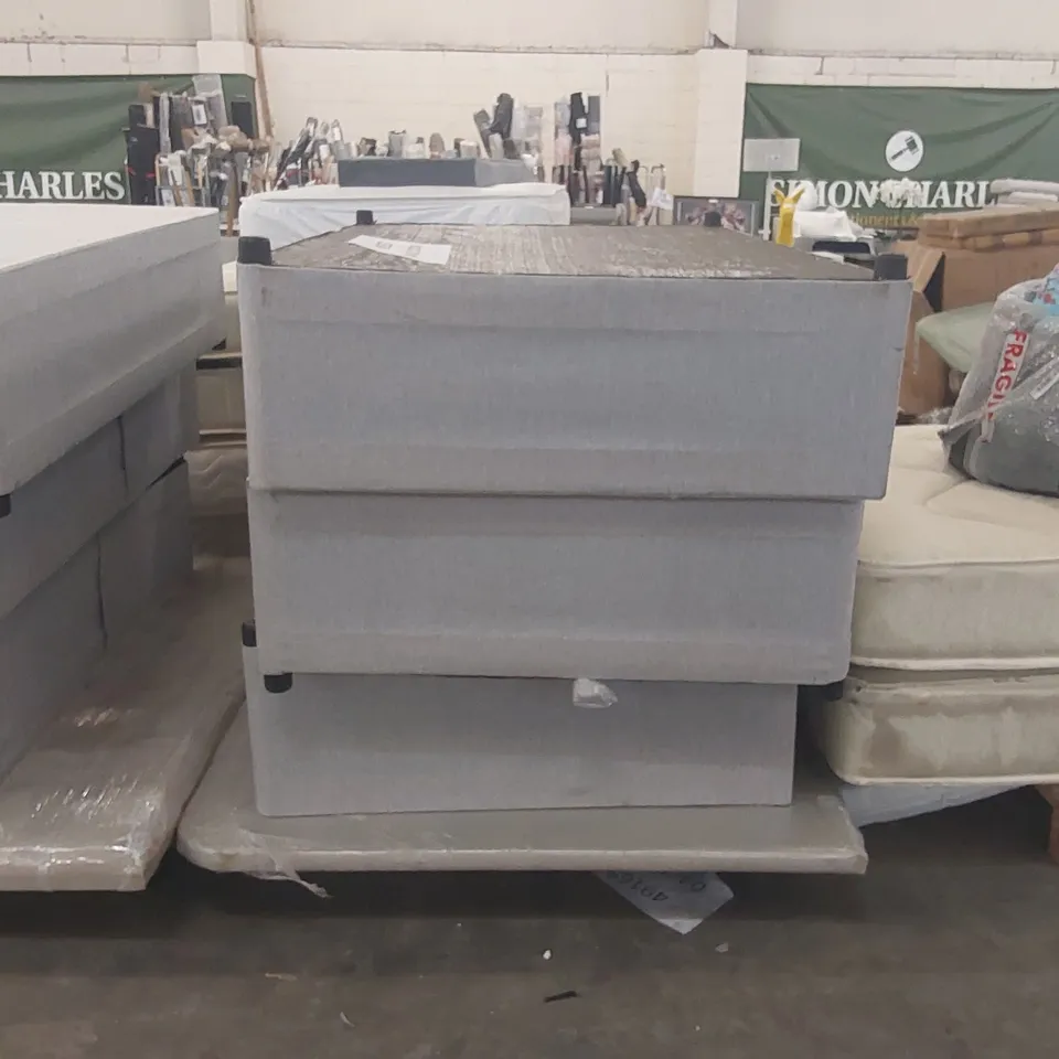 PALLET OF ASSORTED FURNITURE INCLUDING: DEVAN BASES, HEADBOARD ECT