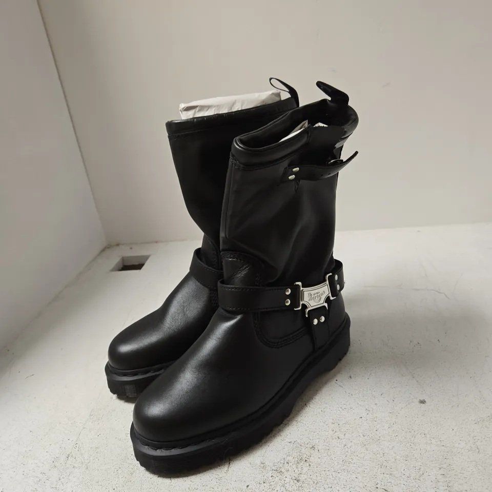 DR. MARTENS LEATHER BOOTS WITH BUCKLE – UK 8