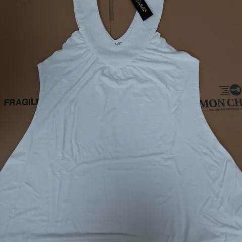 LOT OF 7 BRAND NEW DESTELLO VISCOSE TANK TOPS IN WHITE - S