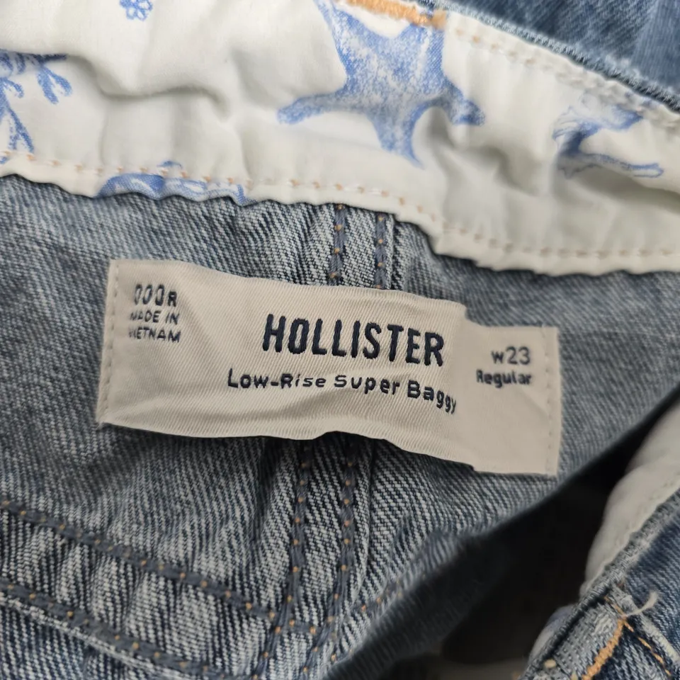 HOLLISTER WOMEN’S JEANS – LOW-RISE SUPER BAGGY, W23 REGULAR