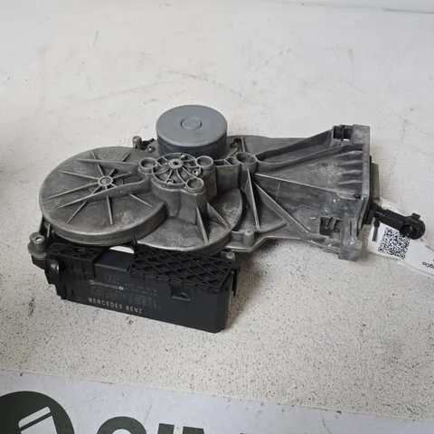 Mercedes-Benz tailgate lifting motor and control module (a205 900 72 18)