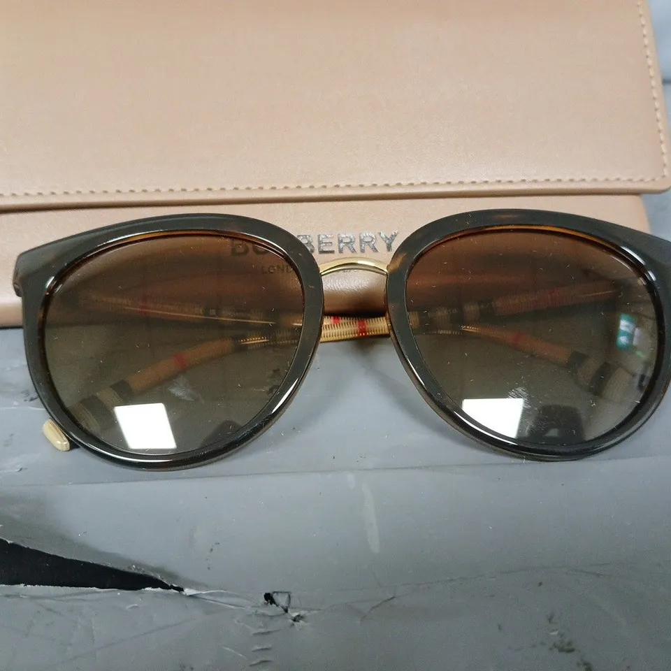 BOXED BURBERRY BE4316 PHANTOS SUNGLASSES