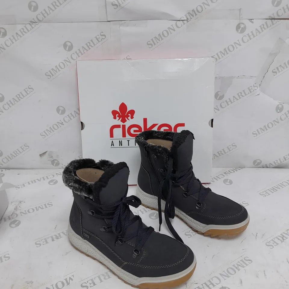 BOXED PAIR OF RIEKER WARM HIKING BOOTS IN NAVY UK SIZE 6.5