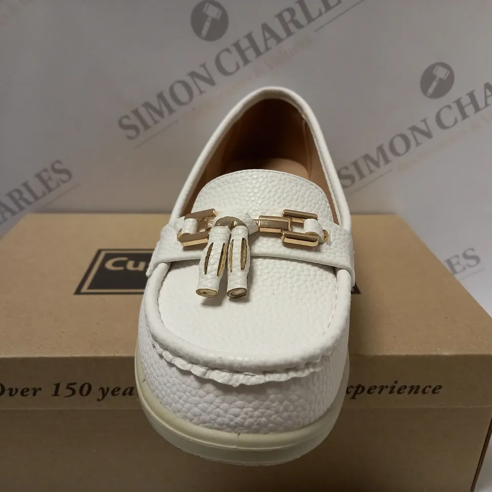 BOXED PAIR OF CUSHION WALK LOAFERS, WHITE - SIZE 6