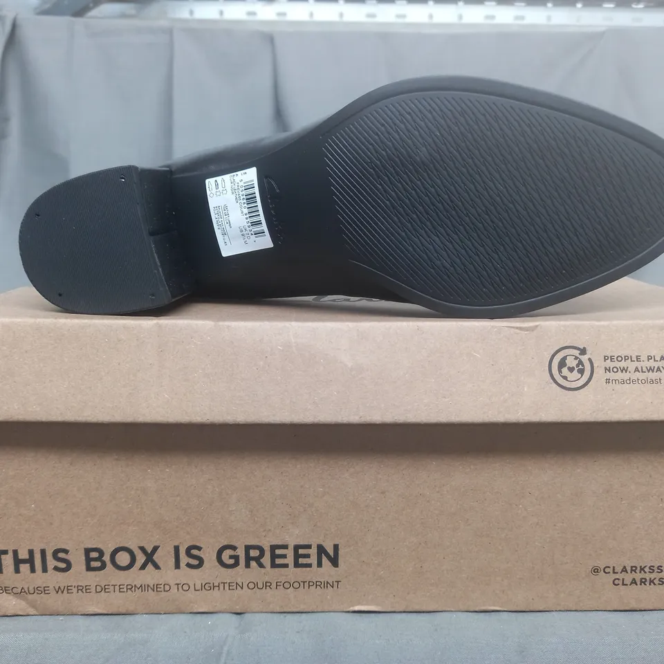 BOXED PAIR OF CLARKS HEELS IN BLACK UK SIZE 7