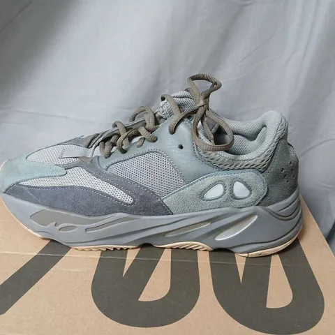 ADIDAS YEEZY BOOST 700 SNEAKERS β GREY/BLUE, UK 9