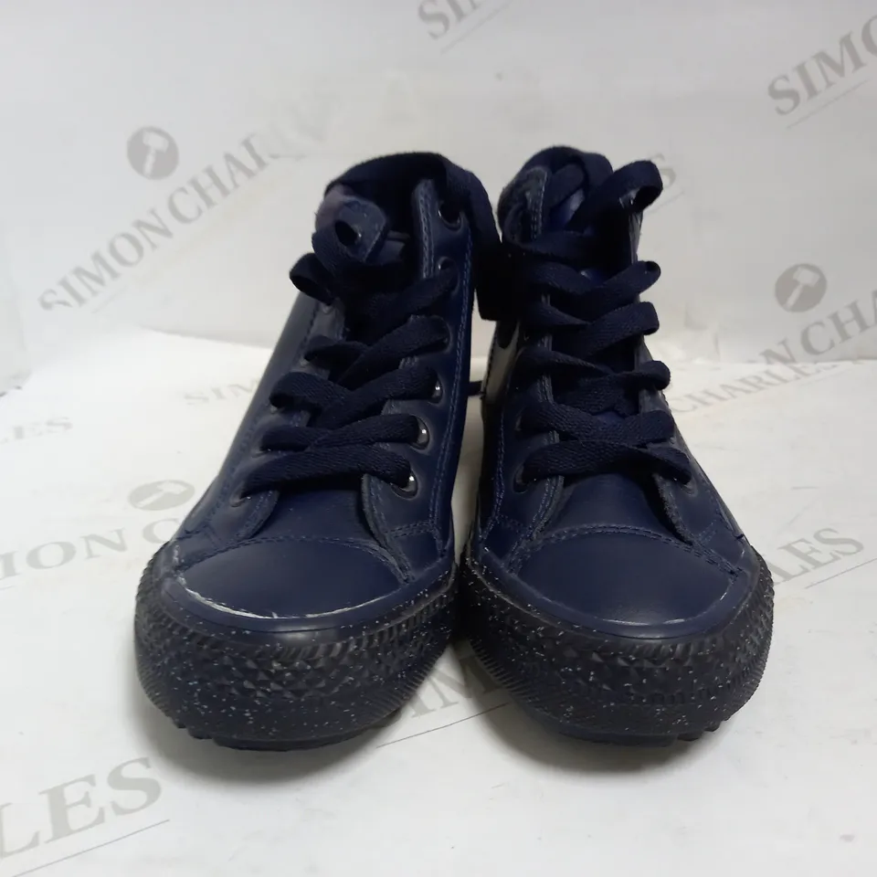 CONVERSE NAVY BLUE TRAINERS UK SIZE 2