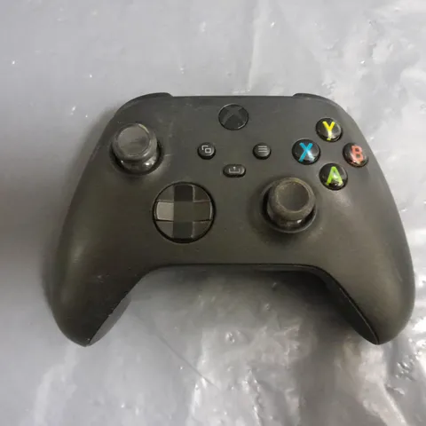 XBOX WIRELESS CONTROLLER IN BLACK - 1914