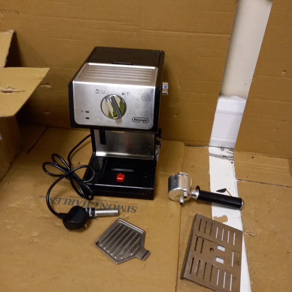 DELONGHI ESPRESSO MACHINE 