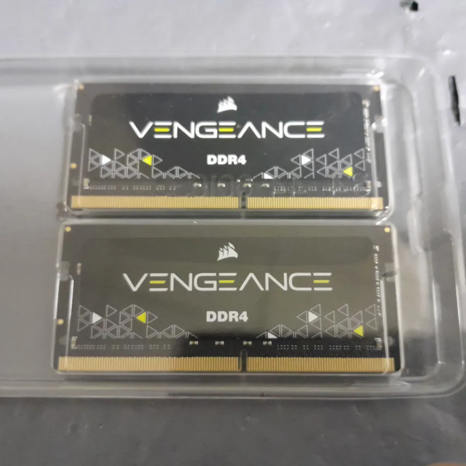 CORSAIR VENGEANCE DDR4 RAM - CMSX32GX4M2A3200C22