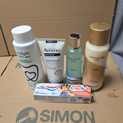 TOTE OF APPROXIMATELY 20 ASSORTED COSMETIC ITEMS TO INCLUDE AVEENO SKIN RELIEF, SPOTLIGHT ORAL CARE, AQUAFRESH, SANCTUARY SPA BATH FOAM ETC