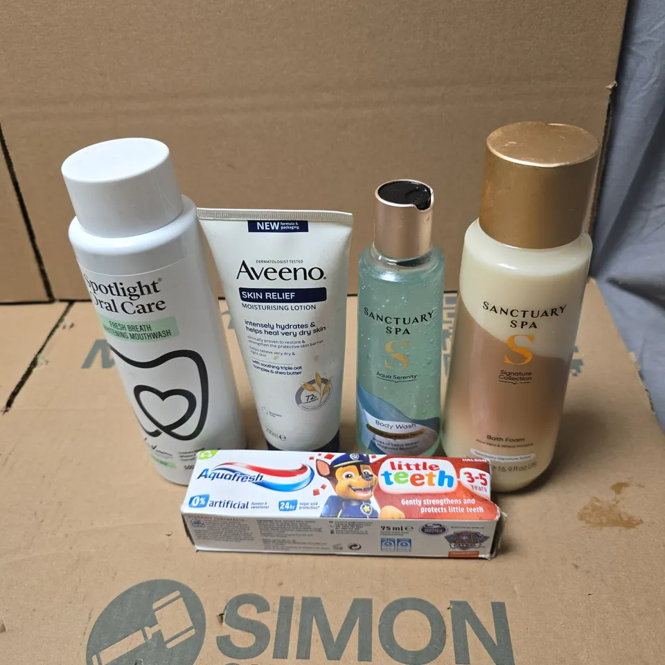 TOTE OF APPROXIMATELY 20 ASSORTED COSMETIC ITEMS TO INCLUDE AVEENO SKIN RELIEF, SPOTLIGHT ORAL CARE, AQUAFRESH, SANCTUARY SPA BATH FOAM ETC