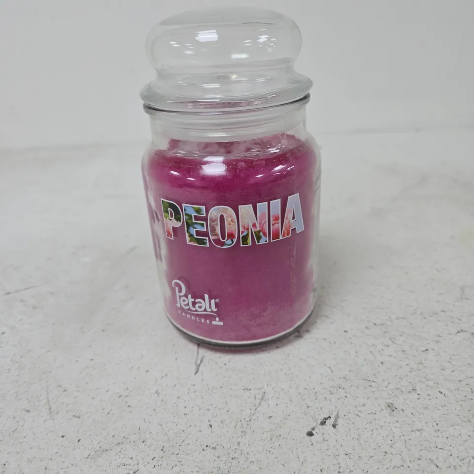 BOX OF APPROXIMATELY 15 ASSORTED ITEMS TO INCLUDE: PEONY CANDLE